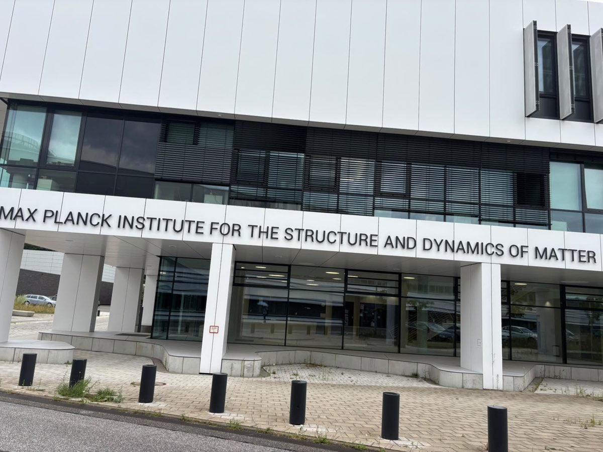 The Max Planck Institute for the Structure and Dynamics of Matter on the DESY campus